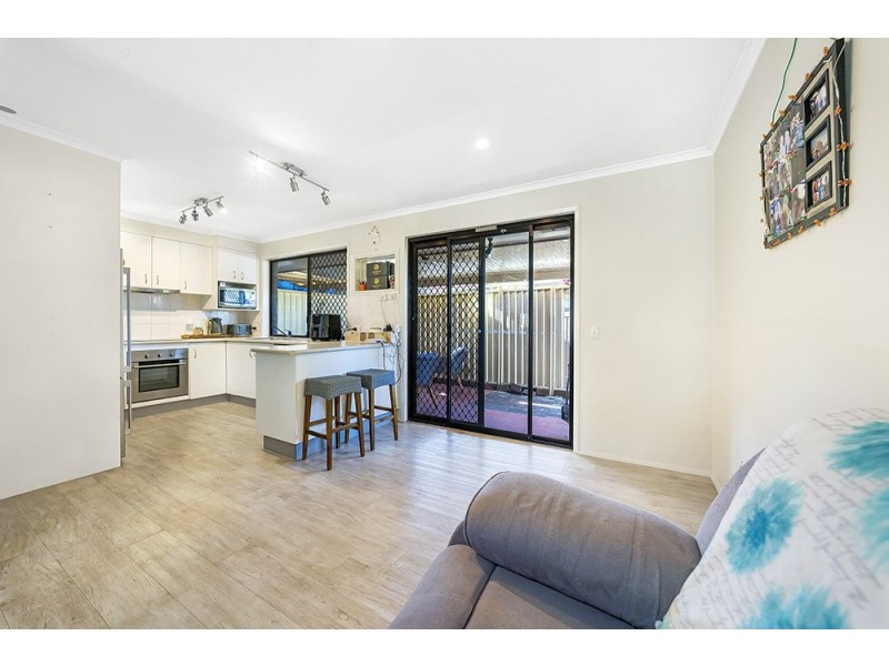 2/18 Stephenson Street, Labrador QLD 4215