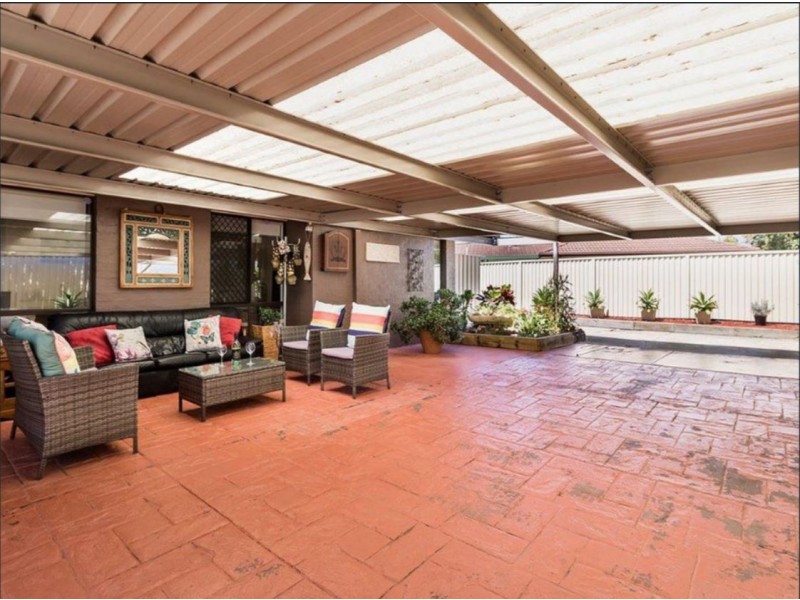 2/18 Stephenson Street, Labrador QLD 4215