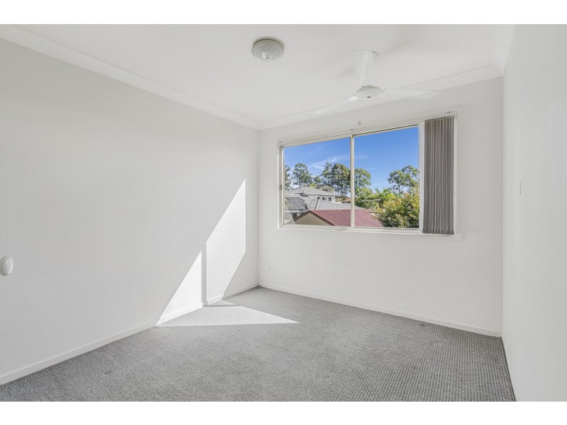 24/3 Arundel Drive, Arundel QLD 4214