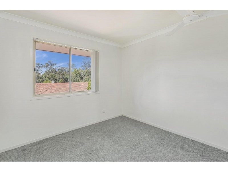 24/3 Arundel Drive, Arundel QLD 4214