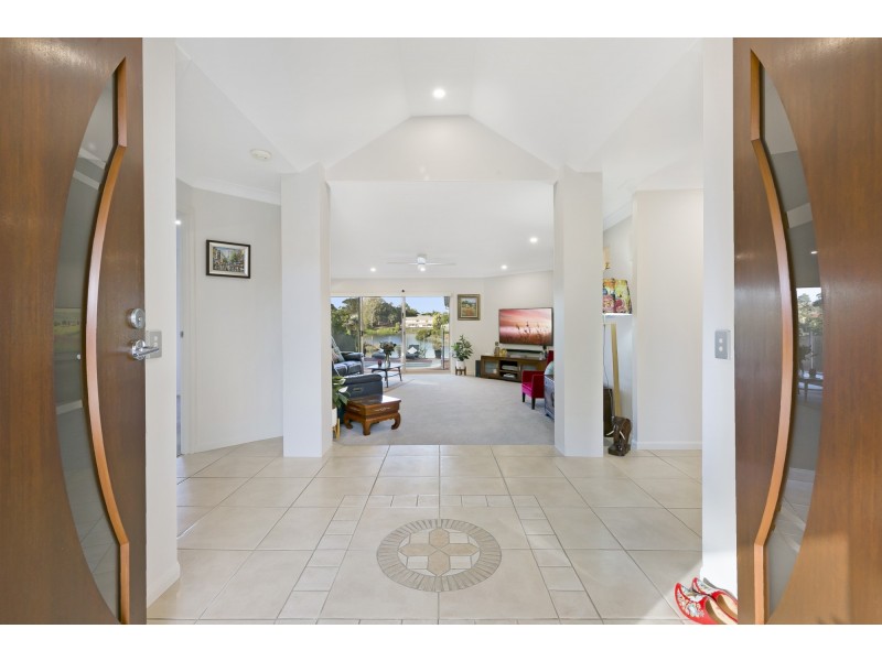 17 Tullamarine Drive, Robina QLD 4226