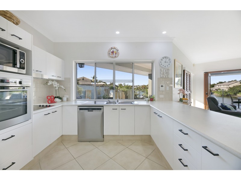 17 Tullamarine Drive, Robina QLD 4226