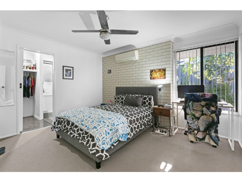 2 Arbour Place, Carrara QLD 4211