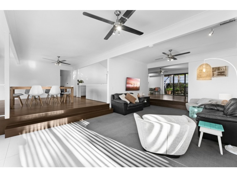 2 Arbour Place, Carrara QLD 4211