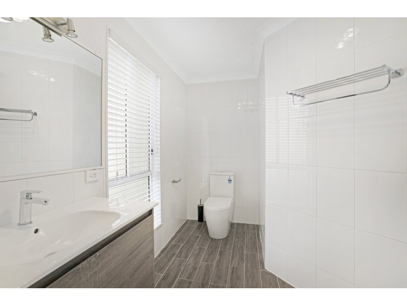 11 Ballarat Court, Tallai QLD 4213