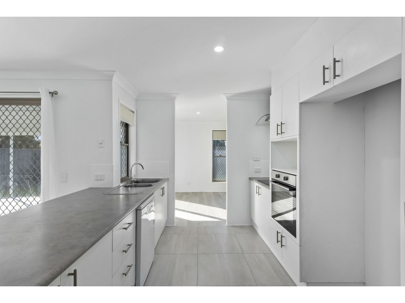 2 Roundelay Drive, Varsity Lakes QLD 4227