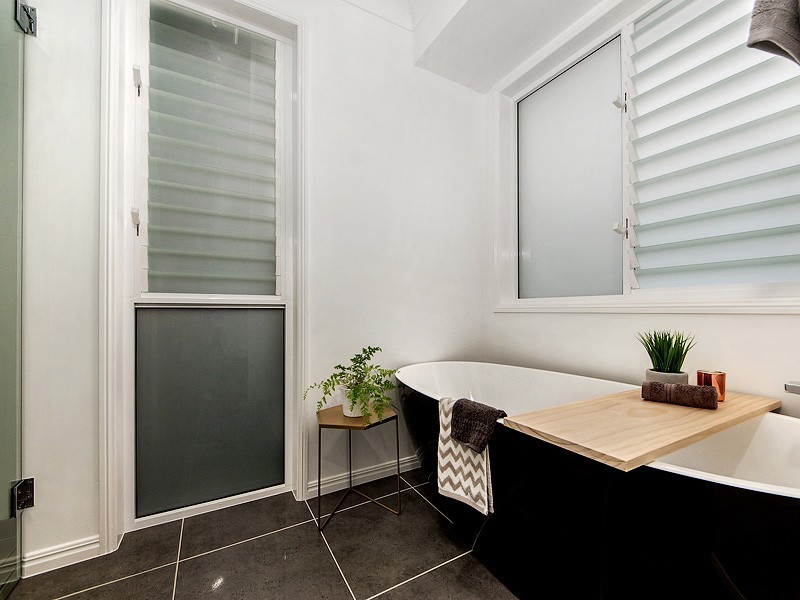 1/46 Cheltenham Drive, Robina QLD 4226