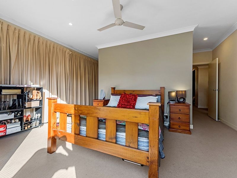 4/10 Valbonne Avenue, Varsity Lakes QLD 4227