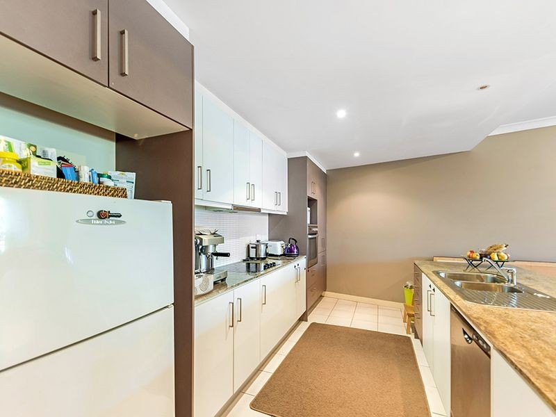 4/10 Valbonne Avenue, Varsity Lakes QLD 4227