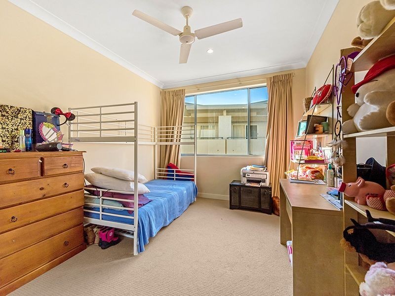 4/10 Valbonne Avenue, Varsity Lakes QLD 4227