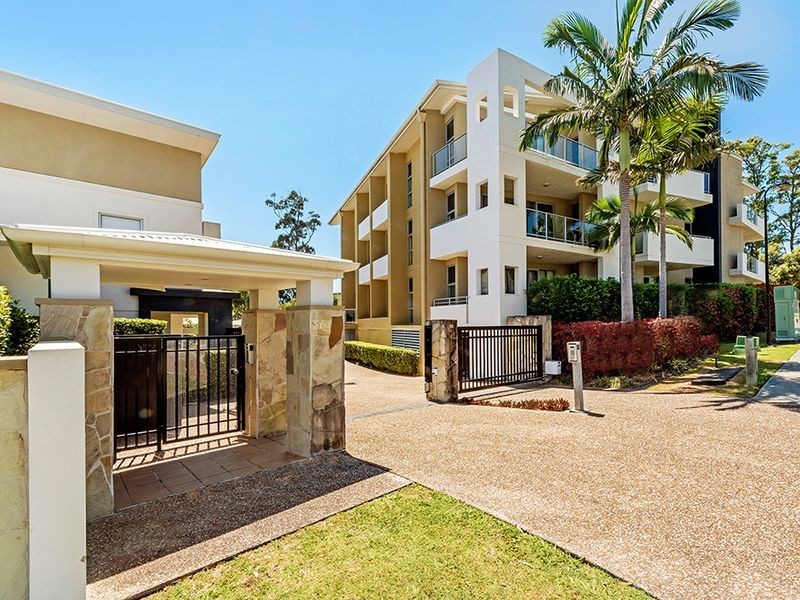 4/10 Valbonne Avenue, Varsity Lakes QLD 4227
