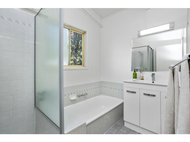 6 Wiluna Court, Elanora QLD 4221