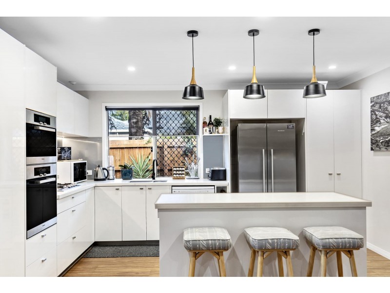 12 Rosswood Court, Helensvale QLD 4212