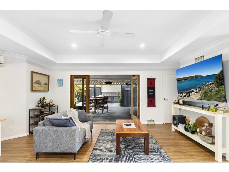 12 Rosswood Court, Helensvale QLD 4212