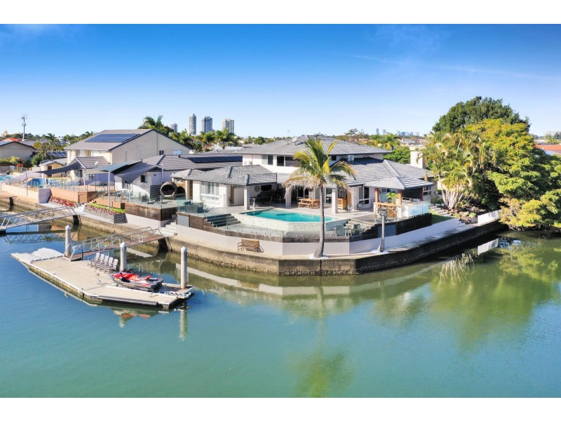 51 Pebble Beach Drive, Runaway Bay QLD 4216