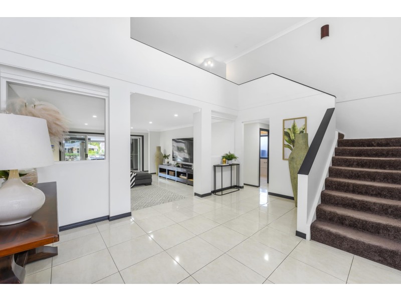 51 Pebble Beach Drive, Runaway Bay QLD 4216