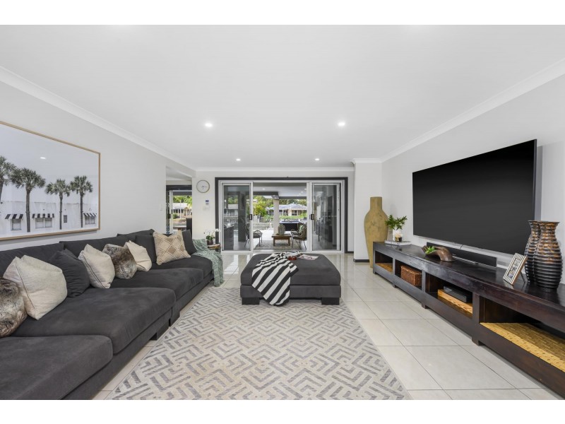 51 Pebble Beach Drive, Runaway Bay QLD 4216