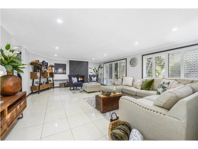 51 Pebble Beach Drive, Runaway Bay QLD 4216