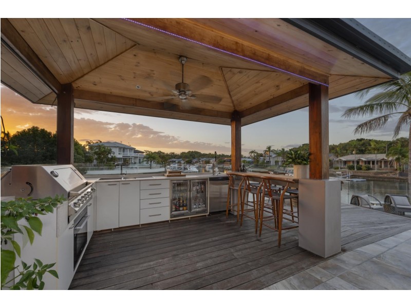 51 Pebble Beach Drive, Runaway Bay QLD 4216