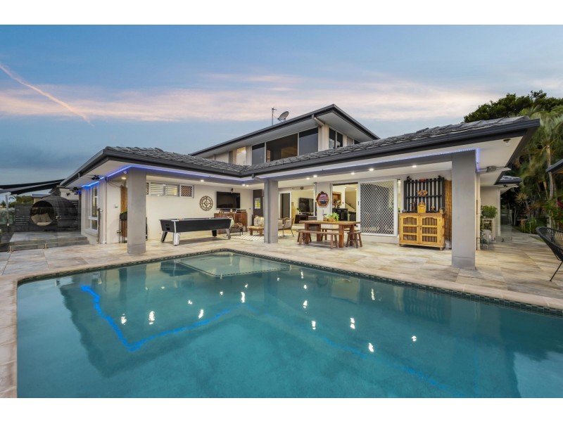 51 Pebble Beach Drive, Runaway Bay QLD 4216