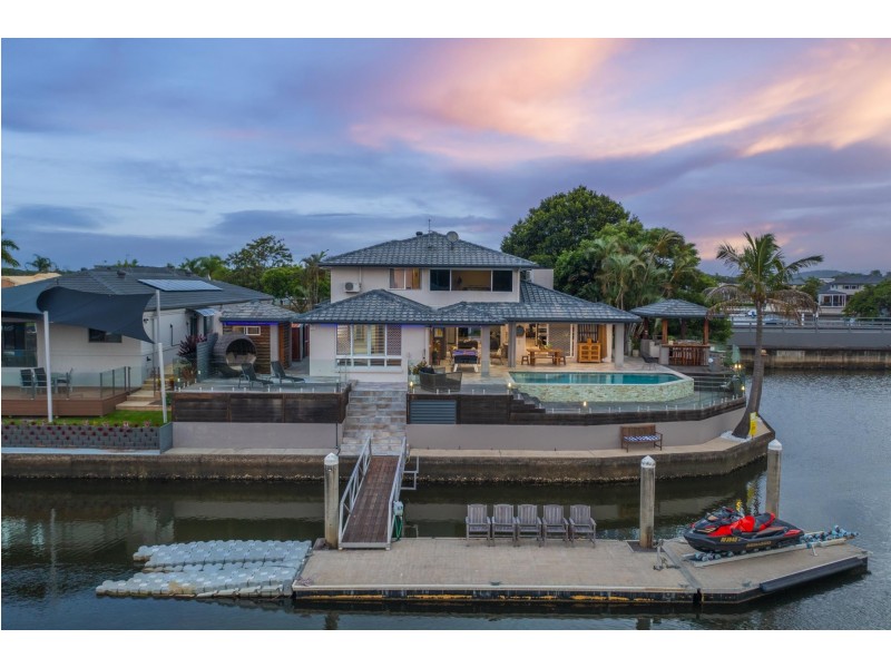 51 Pebble Beach Drive, Runaway Bay QLD 4216