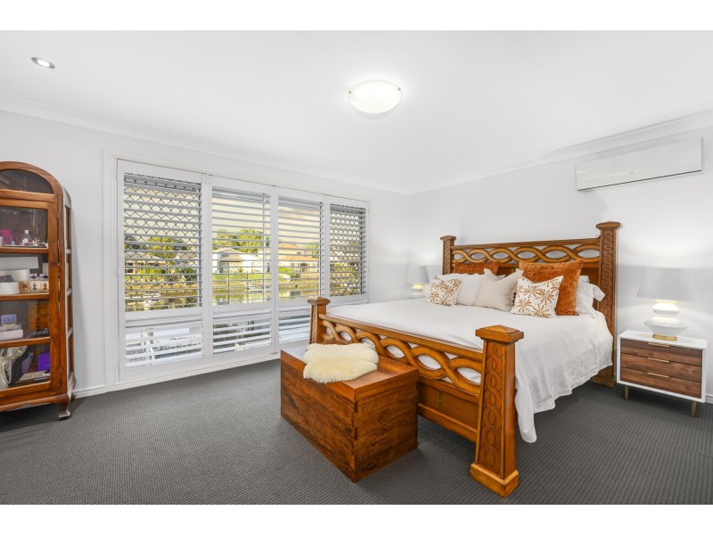 51 Pebble Beach Drive, Runaway Bay QLD 4216