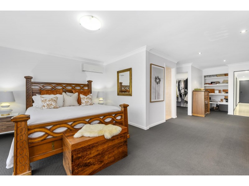 51 Pebble Beach Drive, Runaway Bay QLD 4216