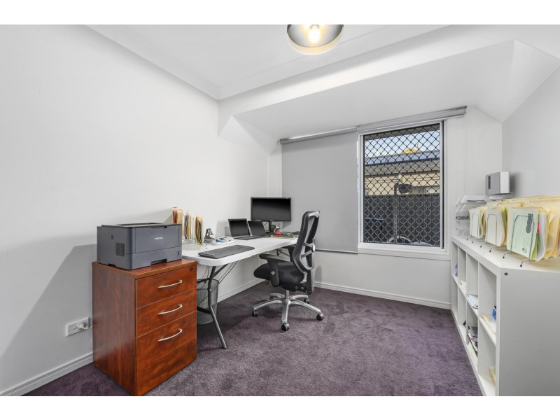 51 Pebble Beach Drive, Runaway Bay QLD 4216