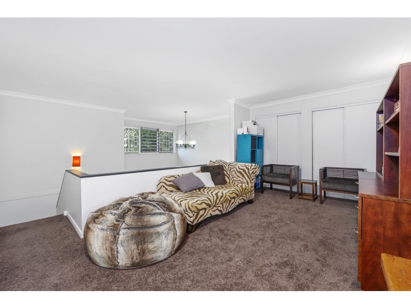 51 Pebble Beach Drive, Runaway Bay QLD 4216