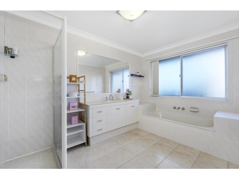51 Pebble Beach Drive, Runaway Bay QLD 4216