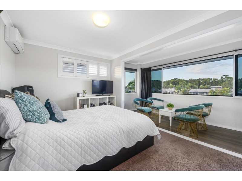 51 Pebble Beach Drive, Runaway Bay QLD 4216