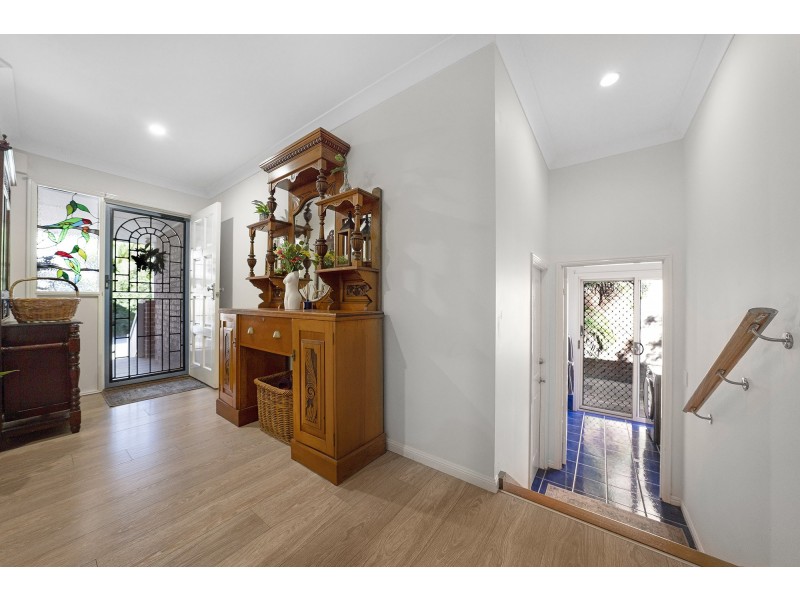 4/31 Tallebudgera Creek Road, Burleigh Heads QLD 4220