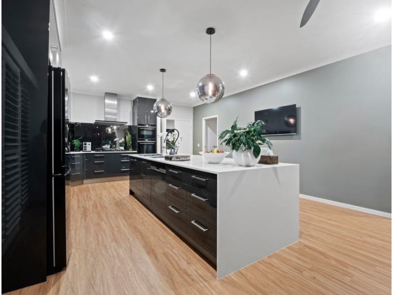 101/19 Santa Barbara Road, Hope Island QLD 4212