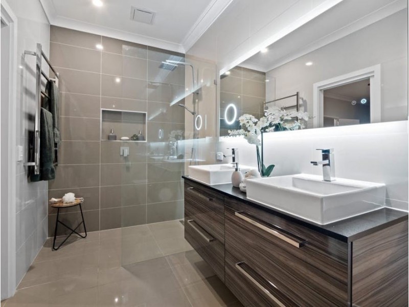 101/19 Santa Barbara Road, Hope Island QLD 4212