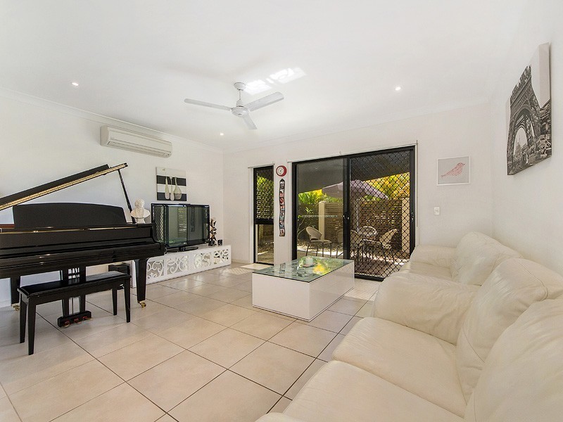 2/98 Observatory Drive, Reedy Creek QLD 4227