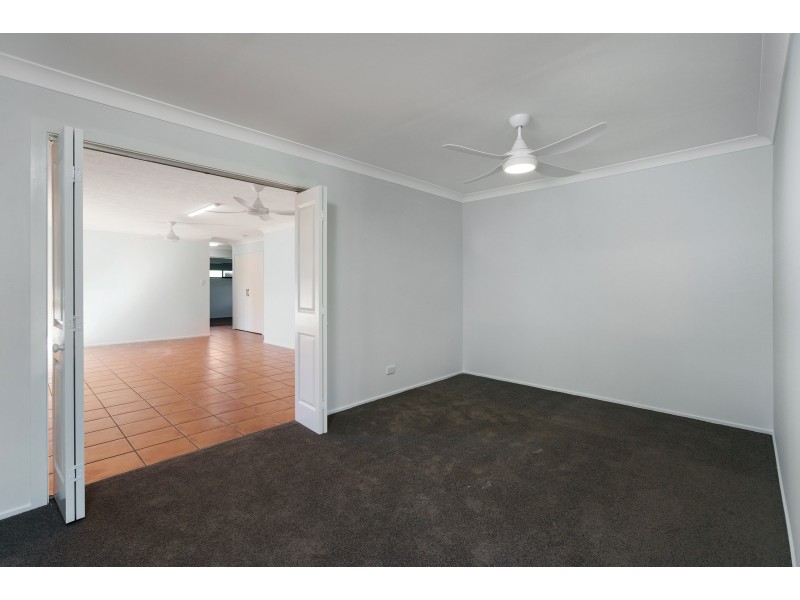 8 Sequoia Close, Elanora QLD 4221