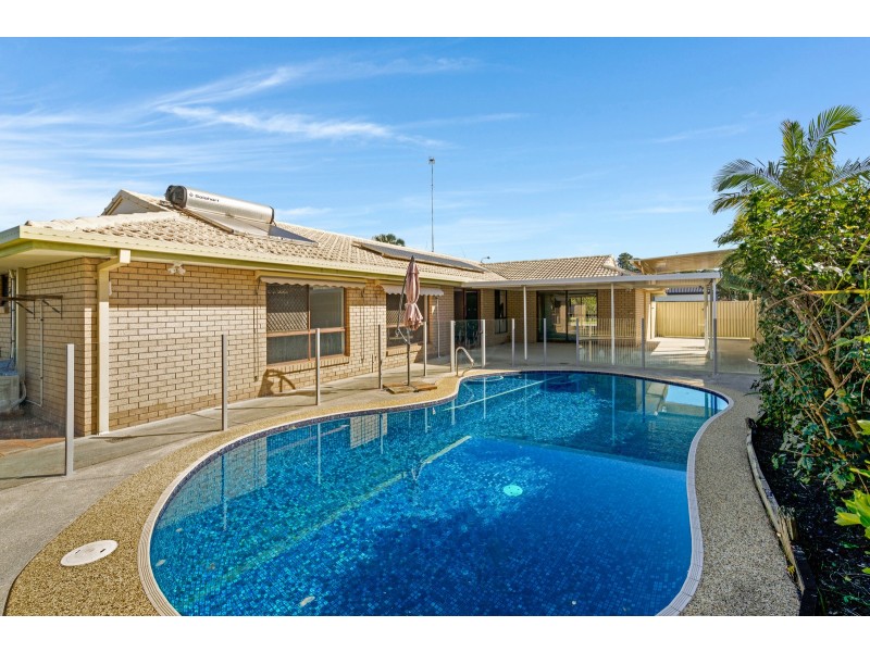 8 Sequoia Close, Elanora QLD 4221