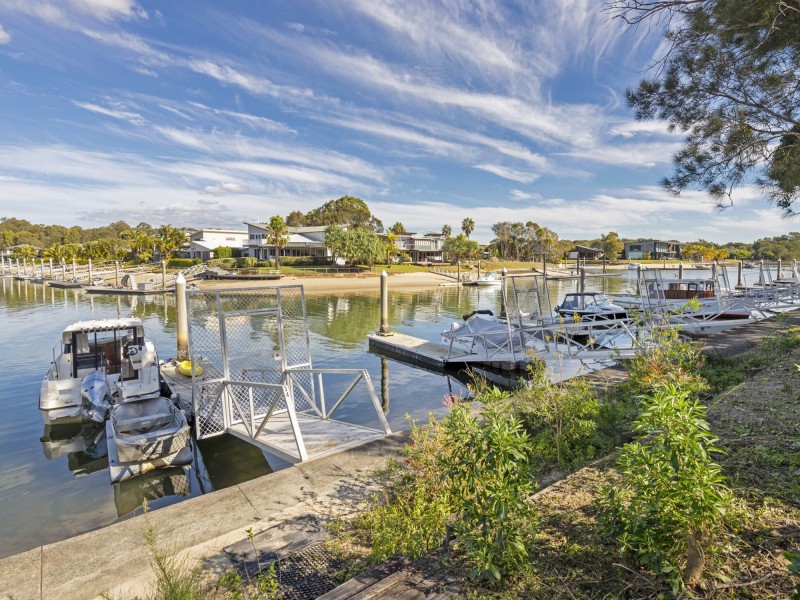 Villa 8 Island Street, South Stradbroke QLD 4216