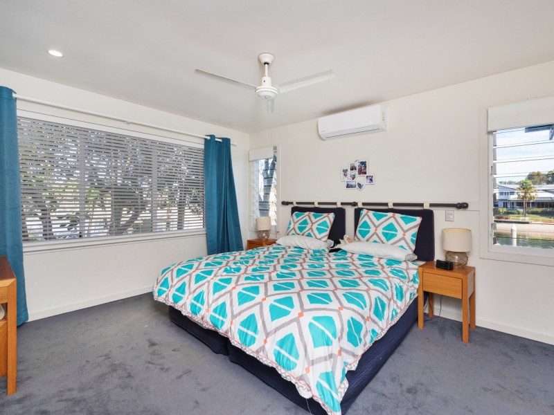 Villa 8 Island Street, South Stradbroke QLD 4216