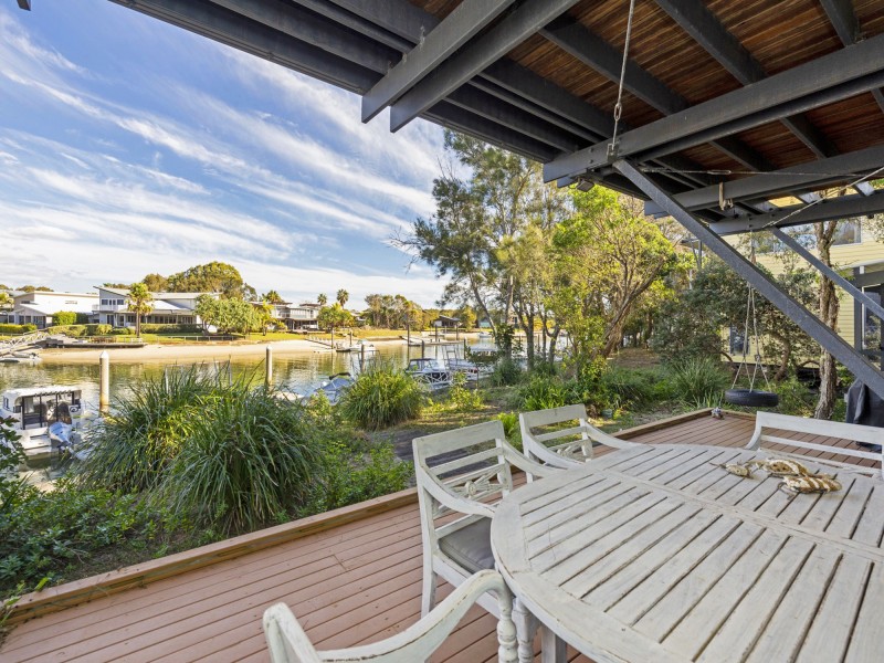 Villa 8 Island Street, South Stradbroke QLD 4216
