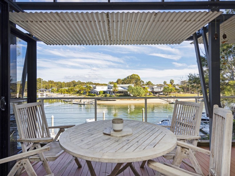 Villa 8 Island Street, South Stradbroke QLD 4216