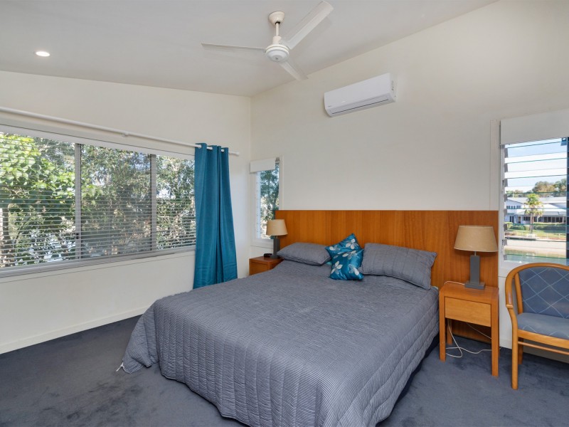 Villa 8 Island Street, South Stradbroke QLD 4216