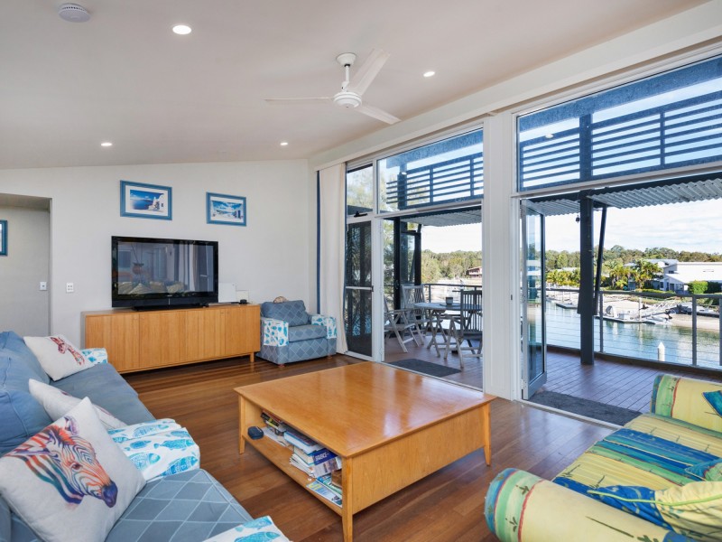 Villa 8 Island Street, South Stradbroke QLD 4216