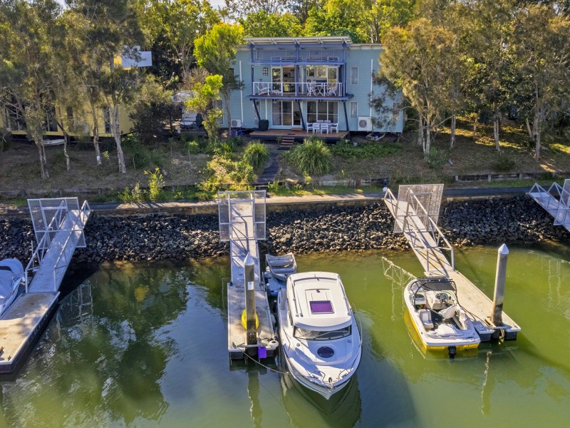 Villa 8 Island Street, South Stradbroke QLD 4216