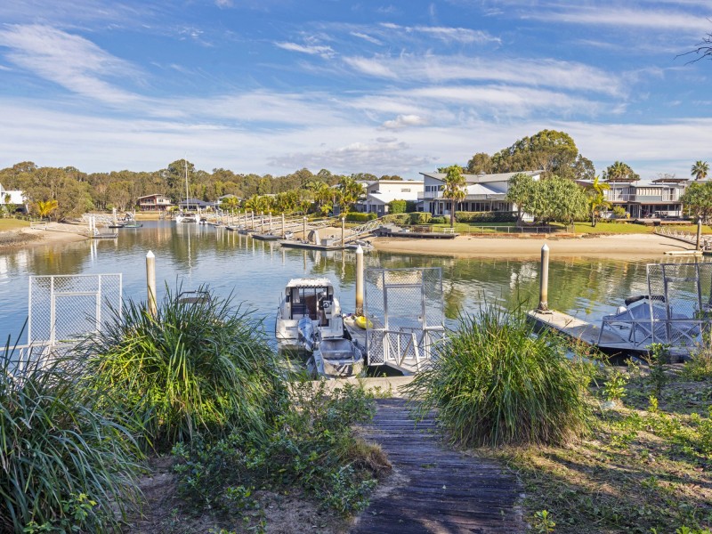 Villa 8 Island Street, South Stradbroke QLD 4216