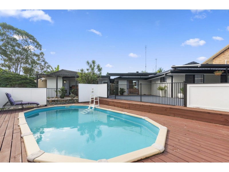 9 Onyx Court, Carrara QLD 4211