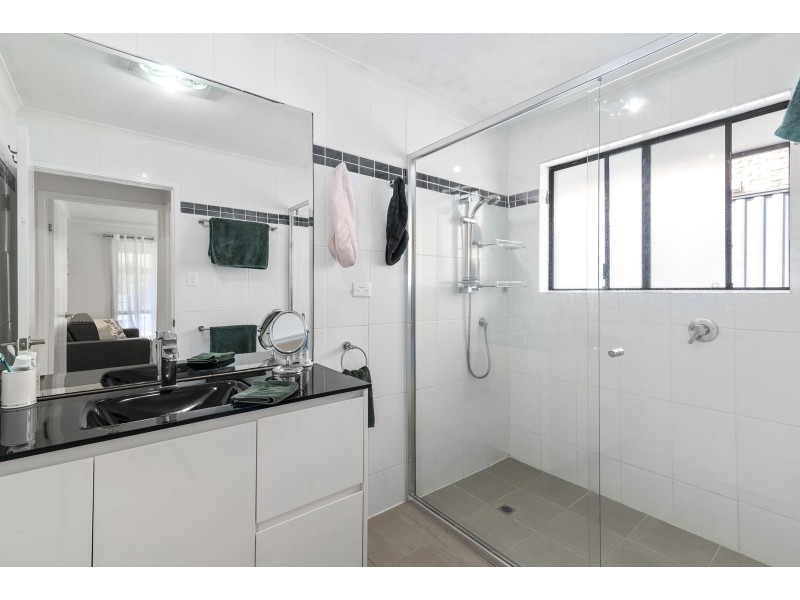 9 Onyx Court, Carrara QLD 4211