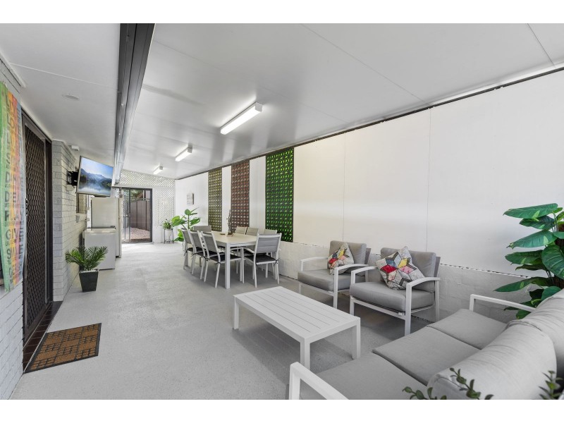 9 Onyx Court, Carrara QLD 4211