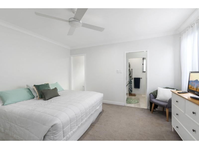 9 Onyx Court, Carrara QLD 4211