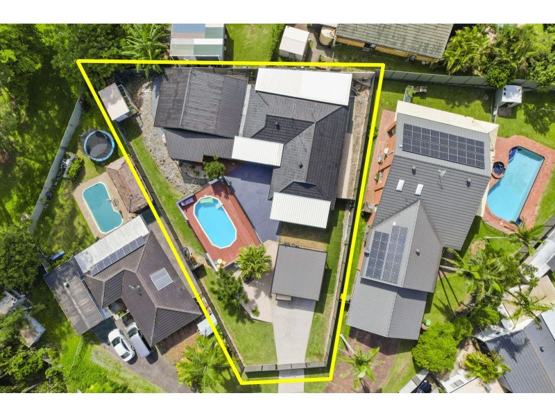 9 Onyx Court, Carrara QLD 4211